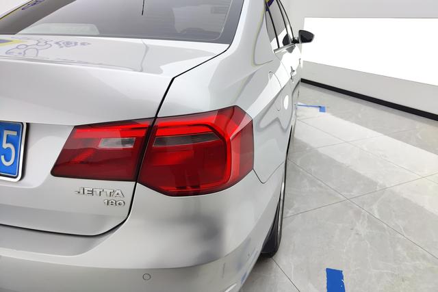 Volkswagen Jetta 2015 — фото 11