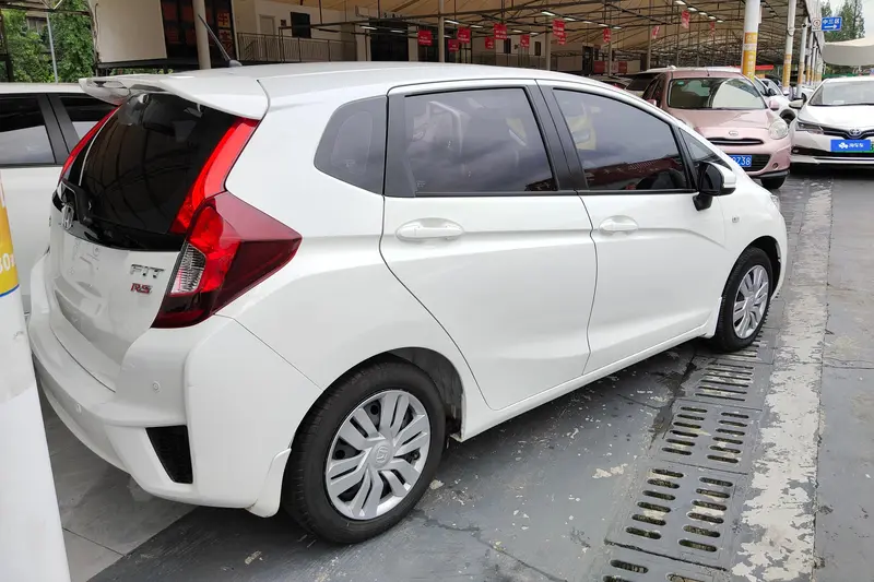 Honda Fit — фото 3