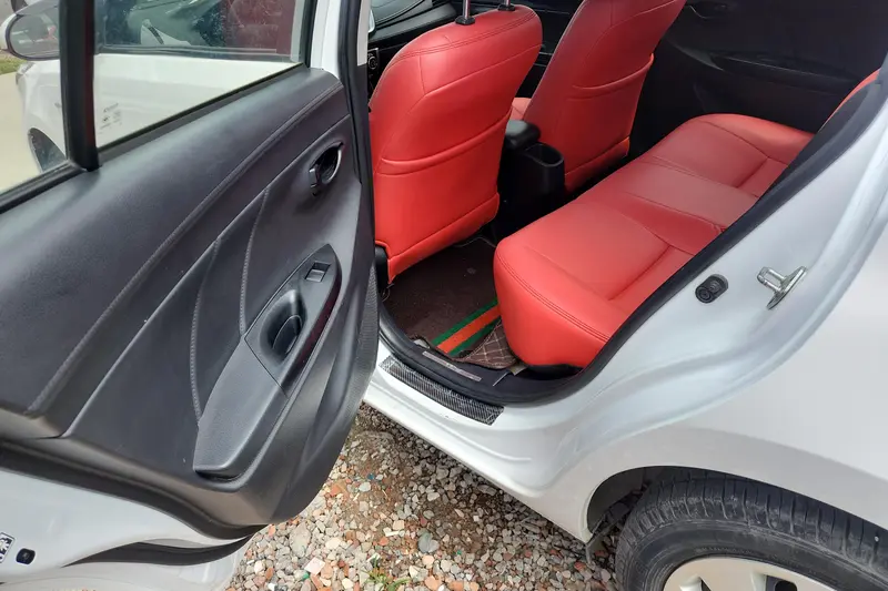 Toyota Yaris L — фото 9