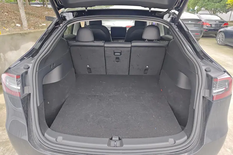 Tesla Model Y — фото 11