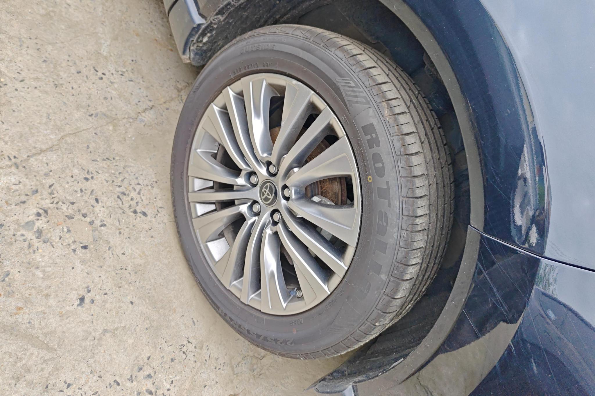 Toyota Ling Fang HARRIER id 4504634 из Китая 16