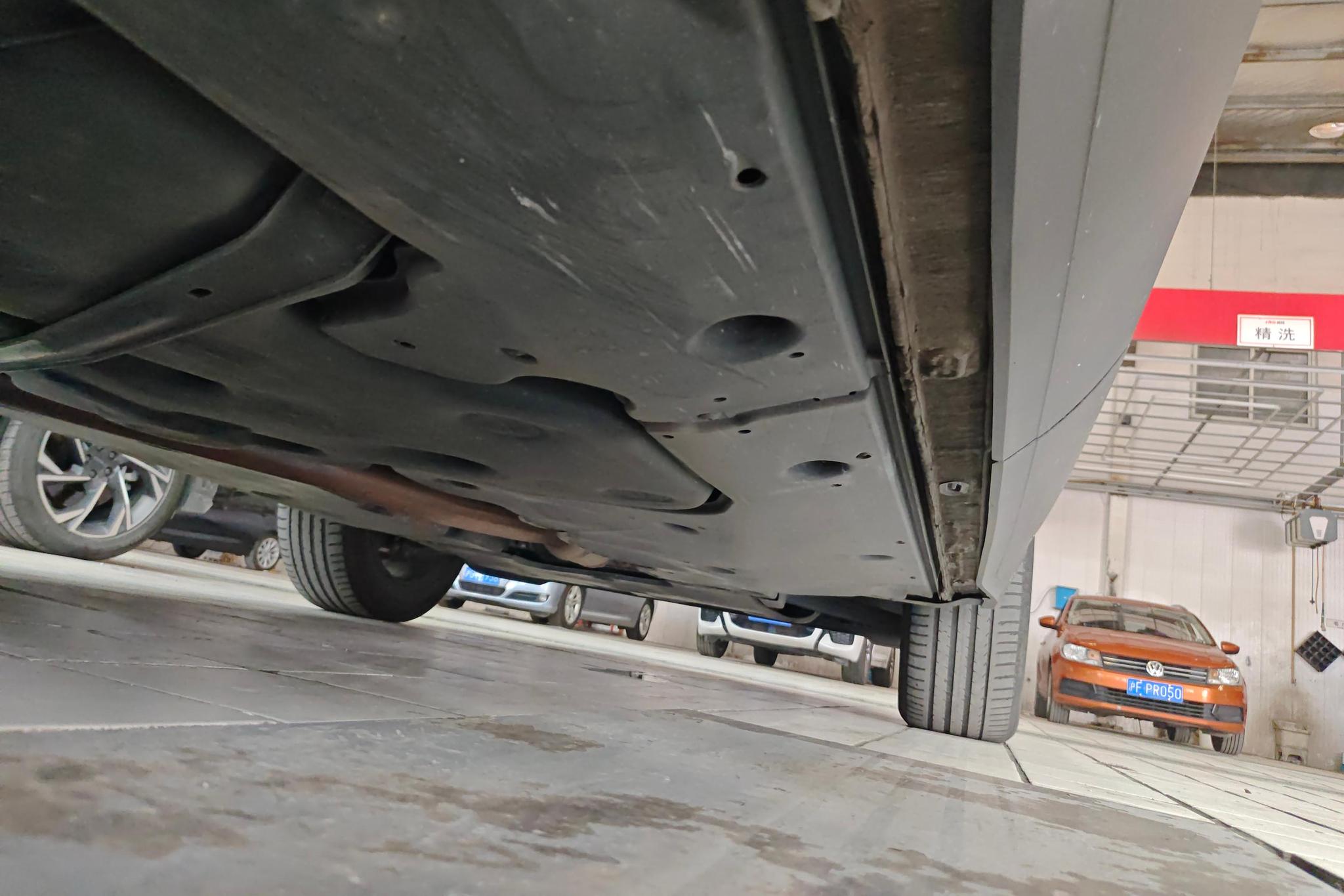 Volkswagen Tourang id 4510392 из Китая 13