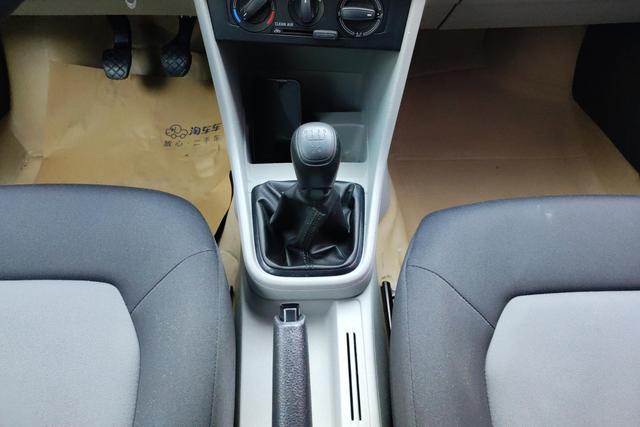 Skoda Xinrui 2016 — фото 14