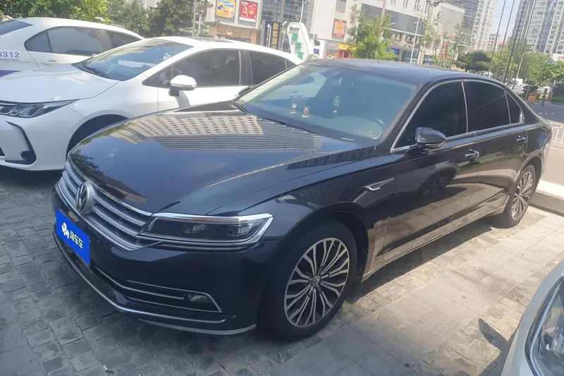 Volkswagen Phideon 380 TSI 2 WD