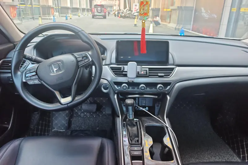 Honda Accord — фото 6