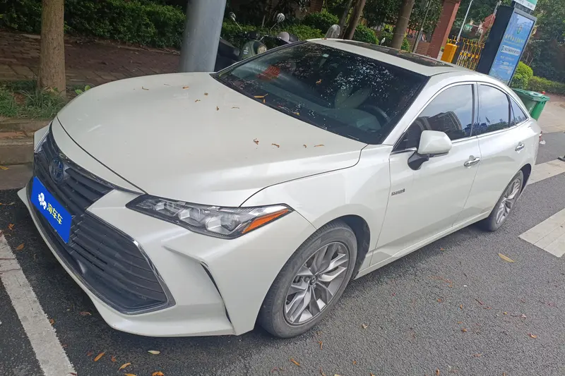 Toyota Avalon 2.5 L Luxury VI