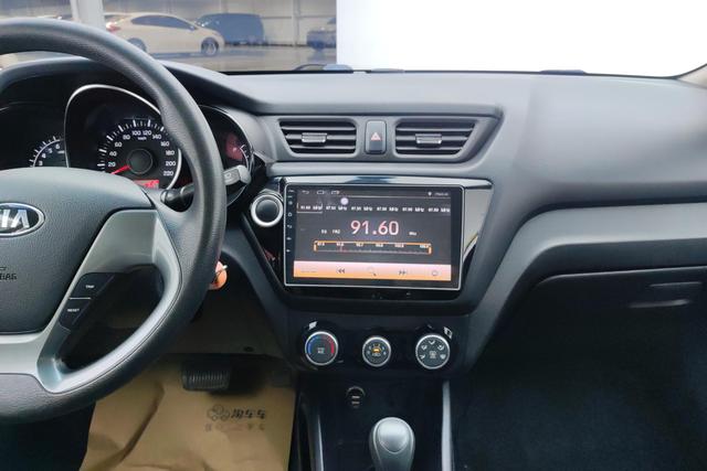 KIA K2 2015 — фото 12
