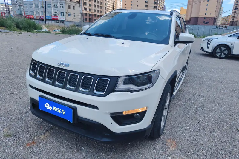 Jeep Compass — фото 1