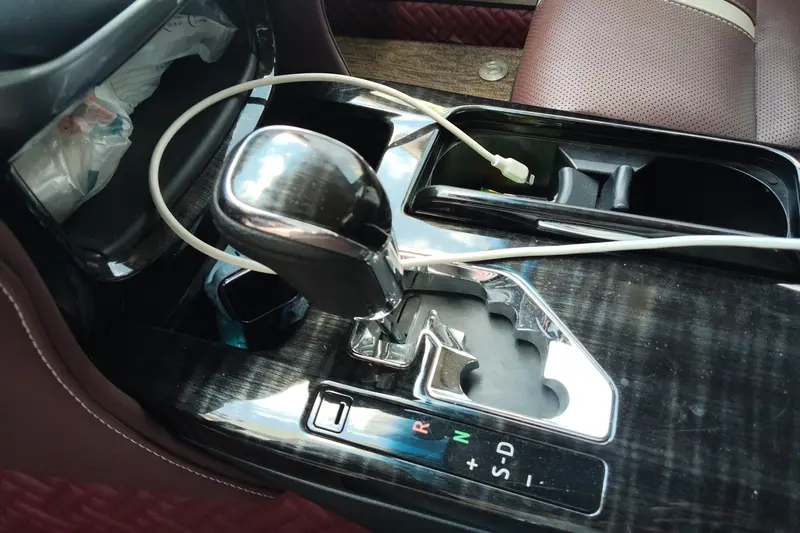 Toyota Crown — фото 10