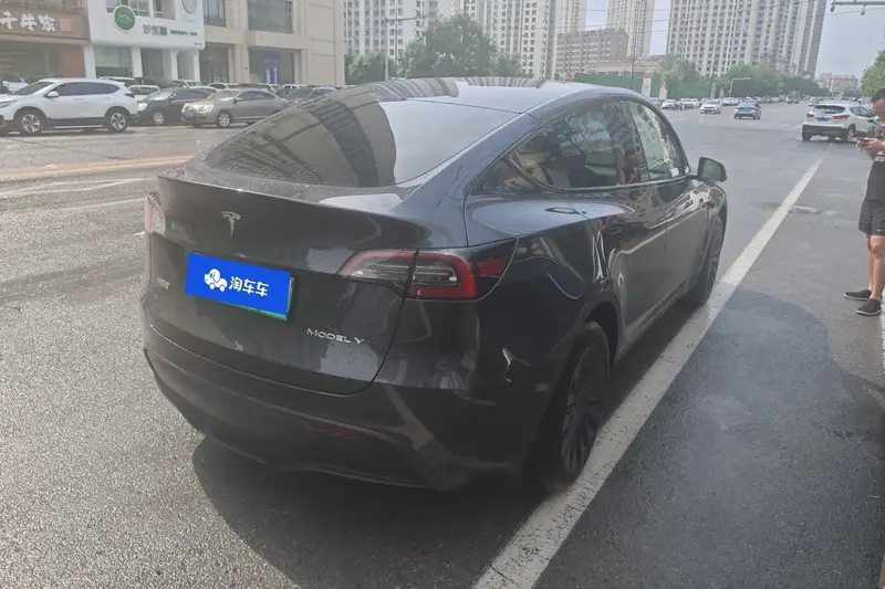 Tesla Model Y — фото 3