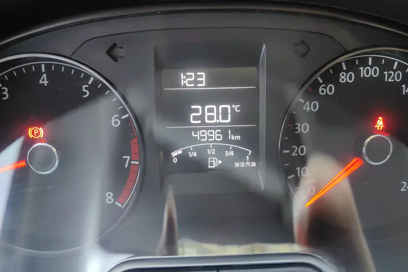 Volkswagen Polo 1.4 L MT — фото 11