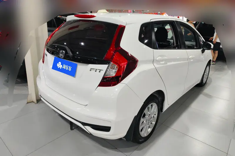Honda Fit — фото 3