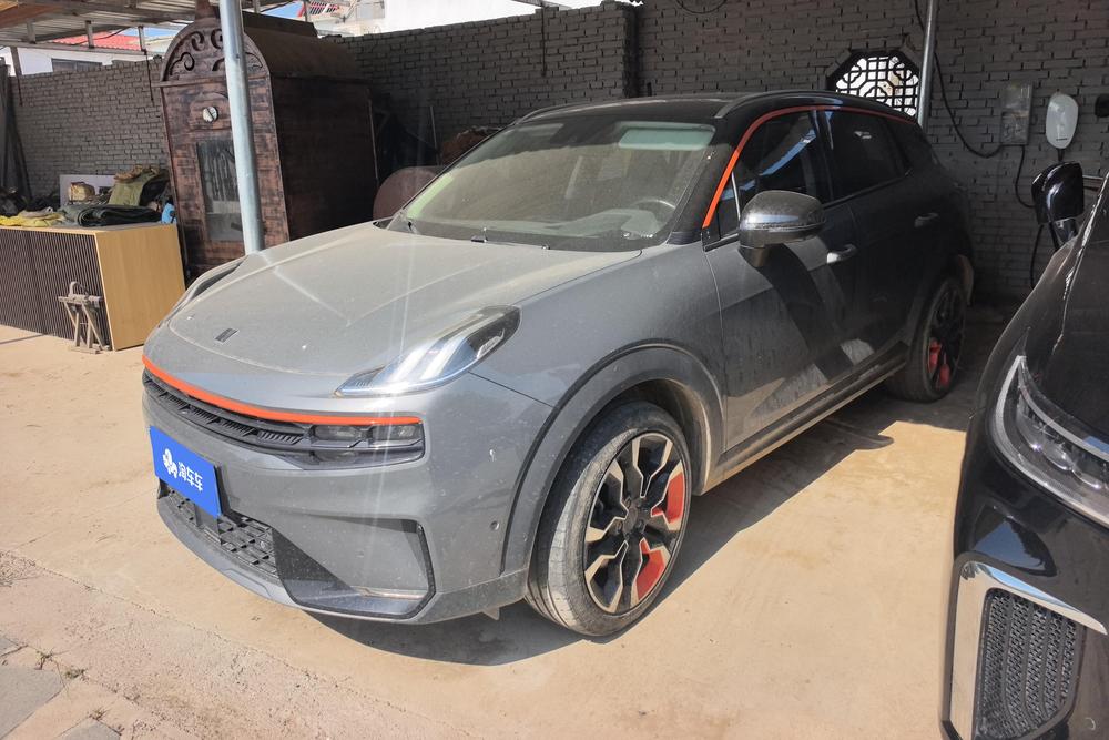 Lynk & Co 06