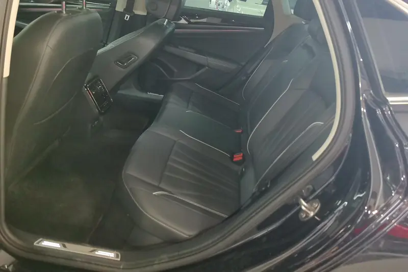 Volkswagen Passat — фото 8