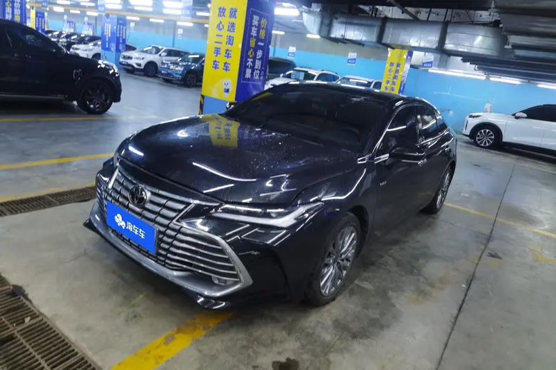 Toyota Avalon — фото 1