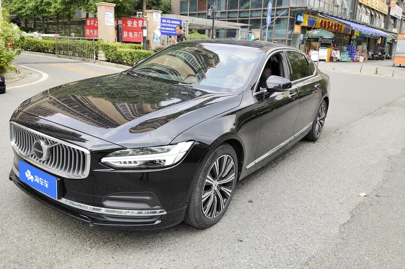 Volvo S90 — фото 1