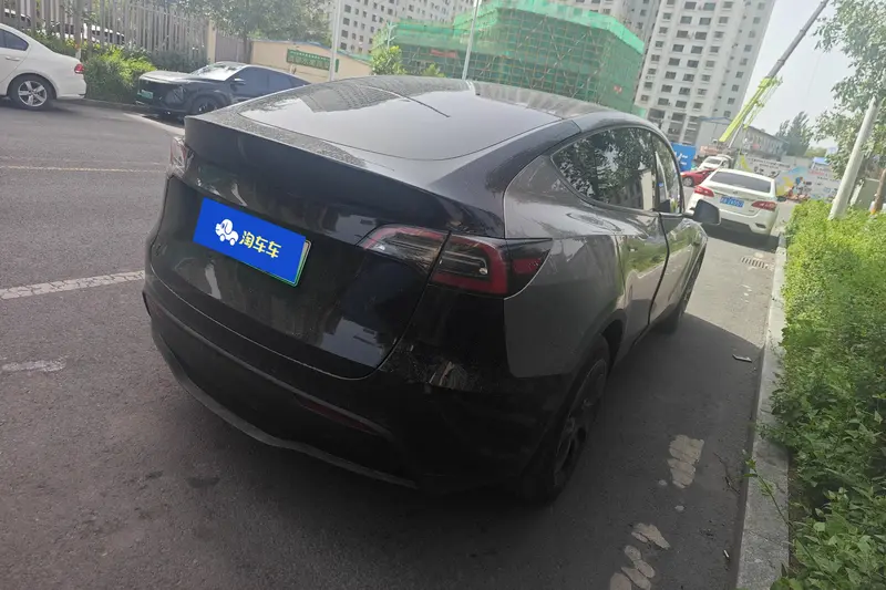 Tesla Model Y — фото 4