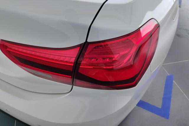 BMW 1 Series 2017 — фото 12