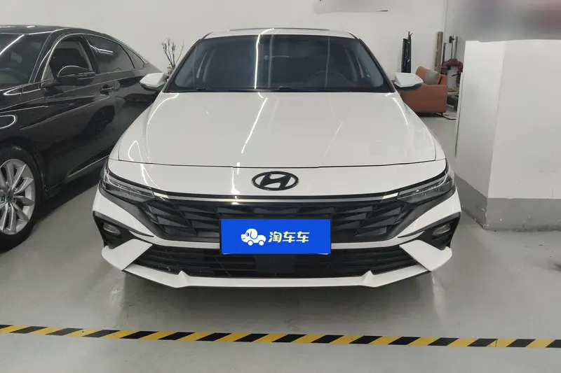 Hyundai Elantra — фото 2