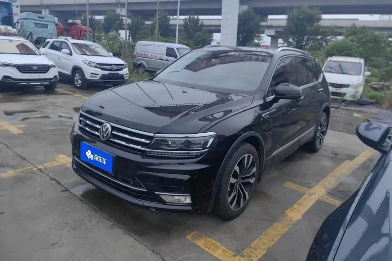 Volkswagen Tiguan L — фото 1