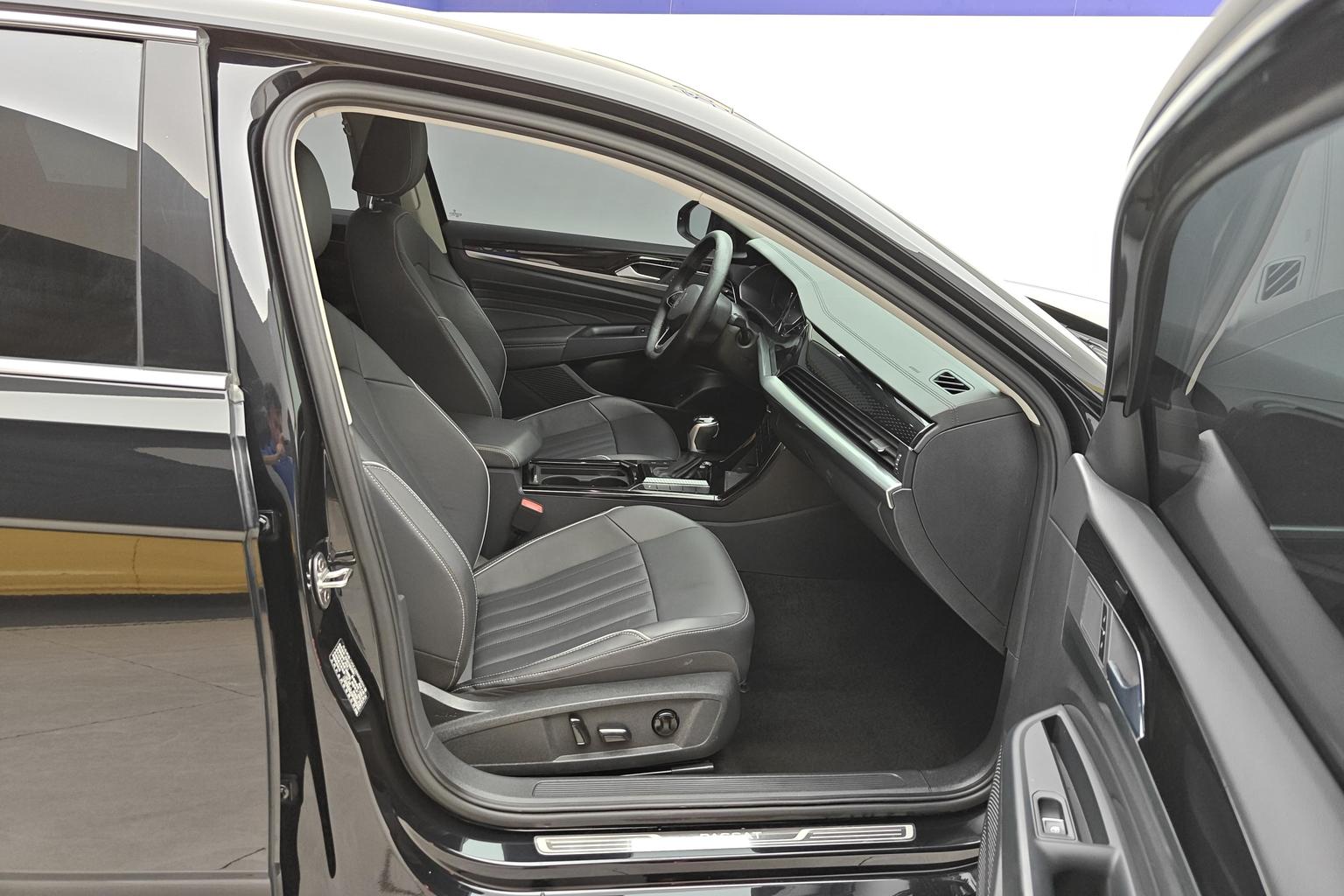 Volkswagen Passat 2023 330TSI Elite
