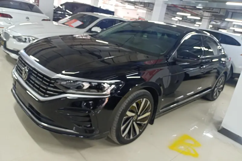 Volkswagen Passat 330 TSI Elite