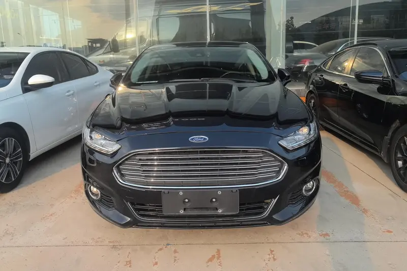 Ford Mondeo 2.0 L GTDi 200 Luxury — фото 2