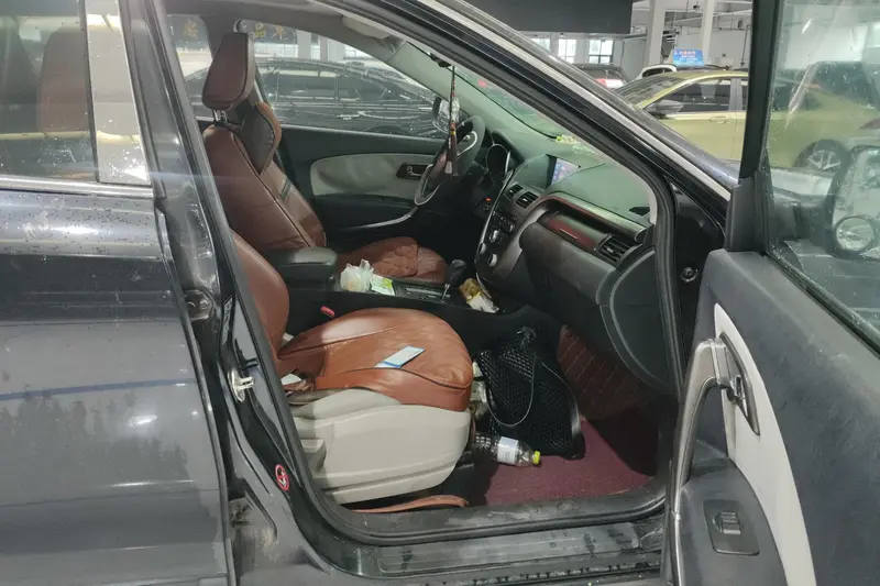 Bestune Besturn X 80 2.0 L AT Comfort — фото 11