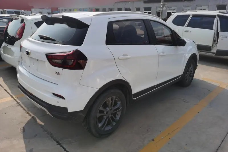 Geely Vision X 3 1.5 L CVT Premium — фото 3
