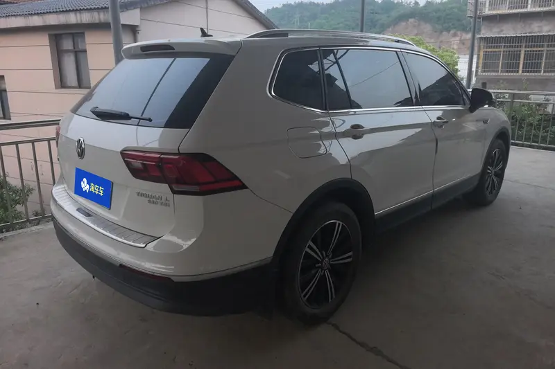 Volkswagen Tiguan L — фото 3
