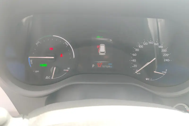 Toyota Granvia — фото 10