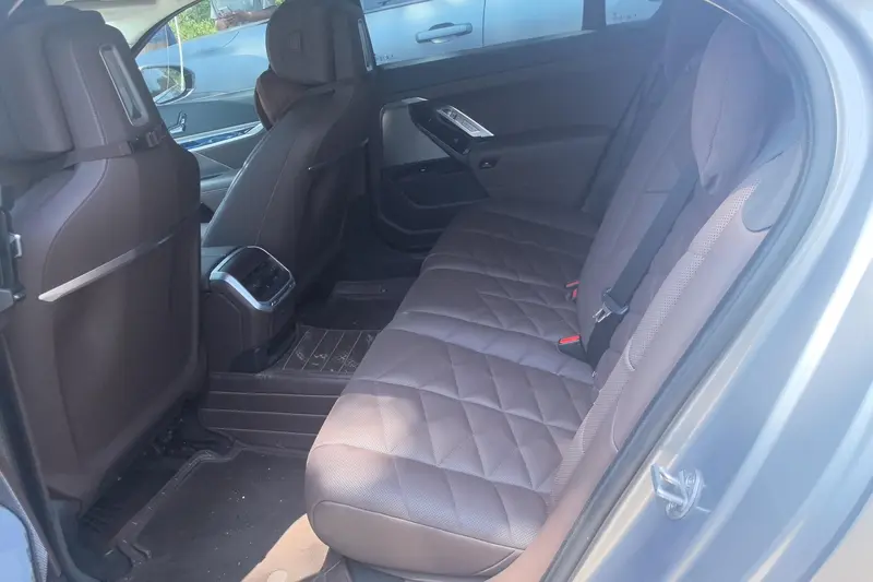 BMW 7 Series — фото 10