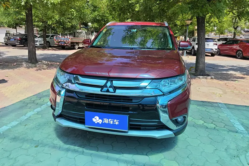 Mitsubishi Outlander — фото 2