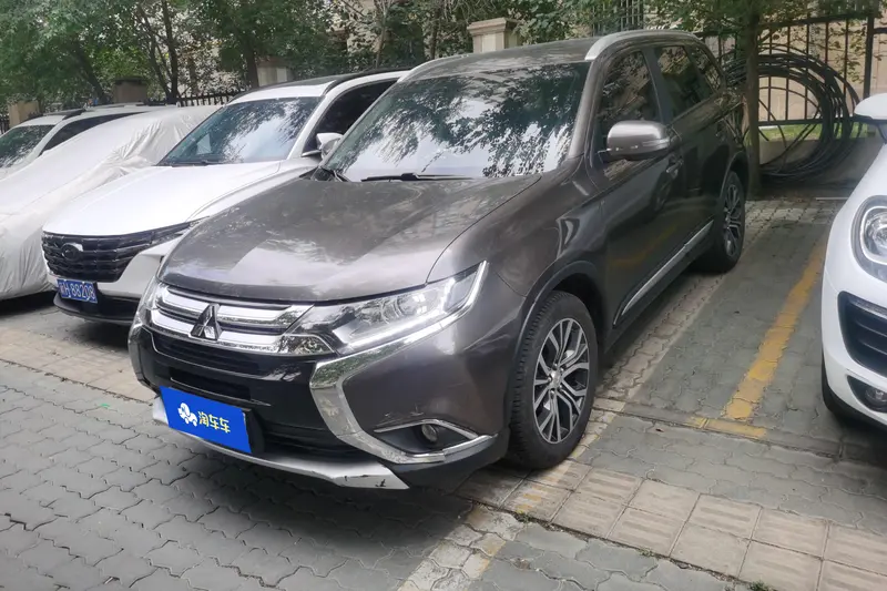 Mitsubishi Outlander 2.0 L 2 WD 5