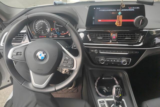 BMW 1 Series 2023 — фото 14