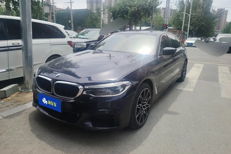 BMW 5 Series — фото 1