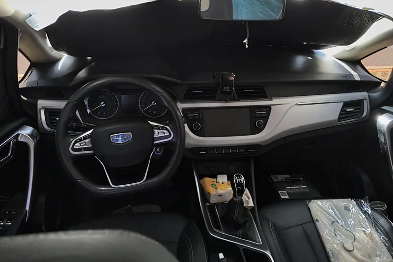 Geely Vision X3 1.5L механика элит — фото 5