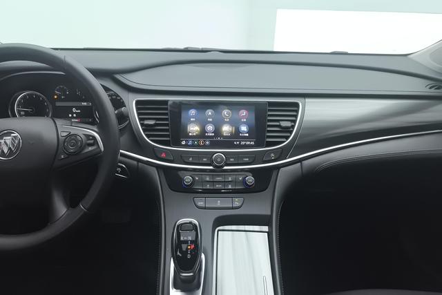 Buick Lacrosse 2022 — фото 10