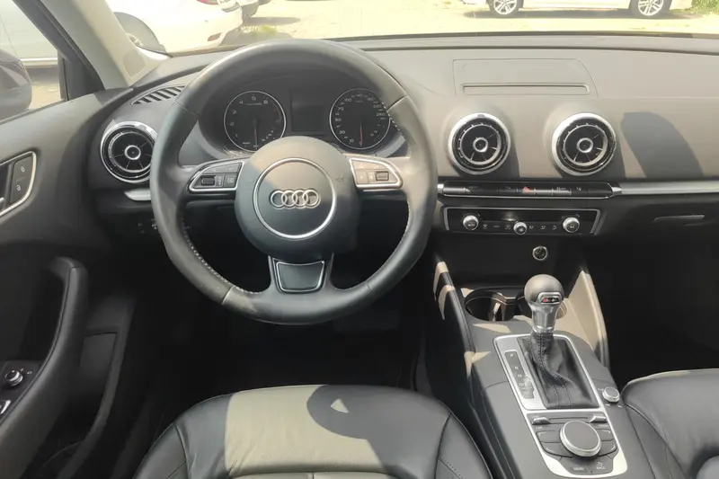 Audi A3 Sportback 35 TFSI — фото 7
