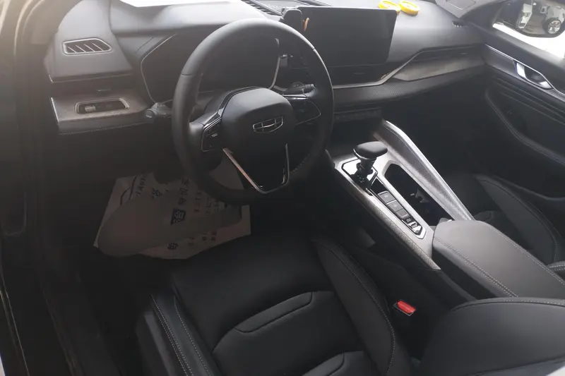 Geely Preface 2.0T люкс — фото 7