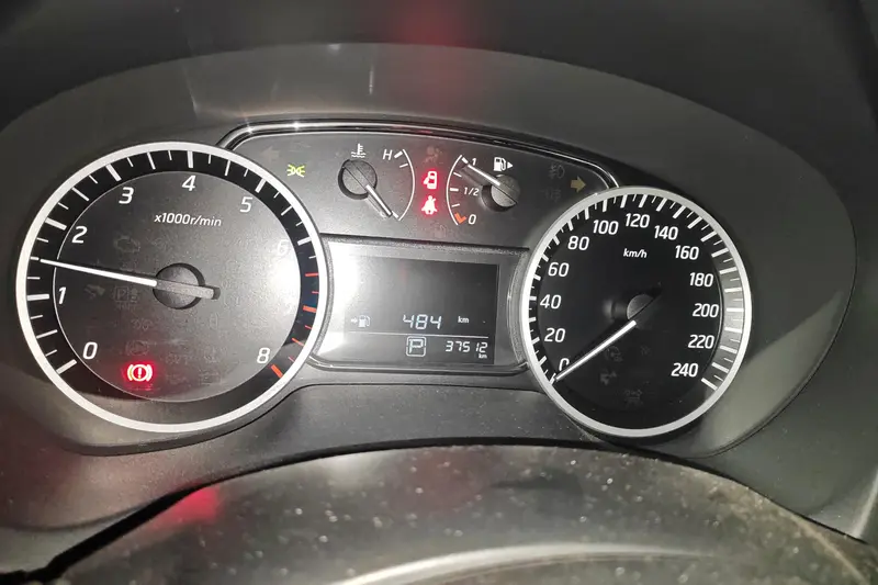 Nissan Sylphy 1.6 XE CVT комфорт — фото 8