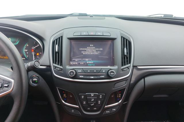 Buick Regal 2015 — фото 12
