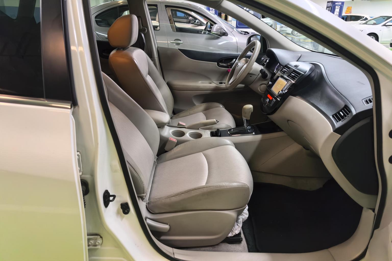 Nissan Tiida 2013 1.6L CVT