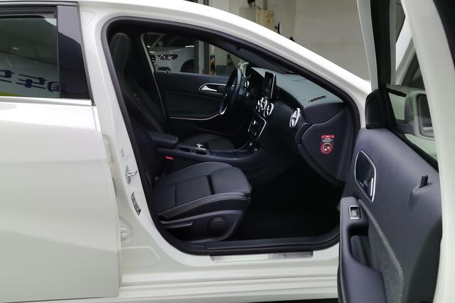 Mercedes Benz A-Class(Import) 2016 — фото 15