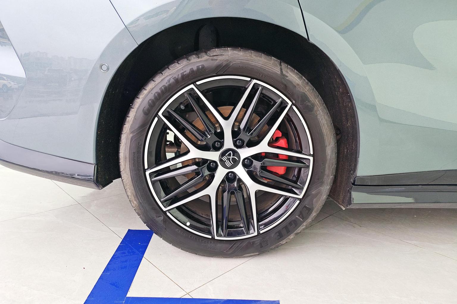 BYD Han L DM 2025 DM-p 180KM AWD ji guang lei da Flagship