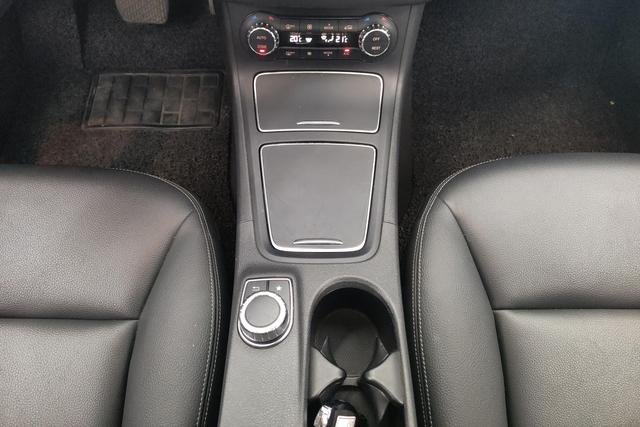 Mercedes Benz B-Class 2015 — фото 15