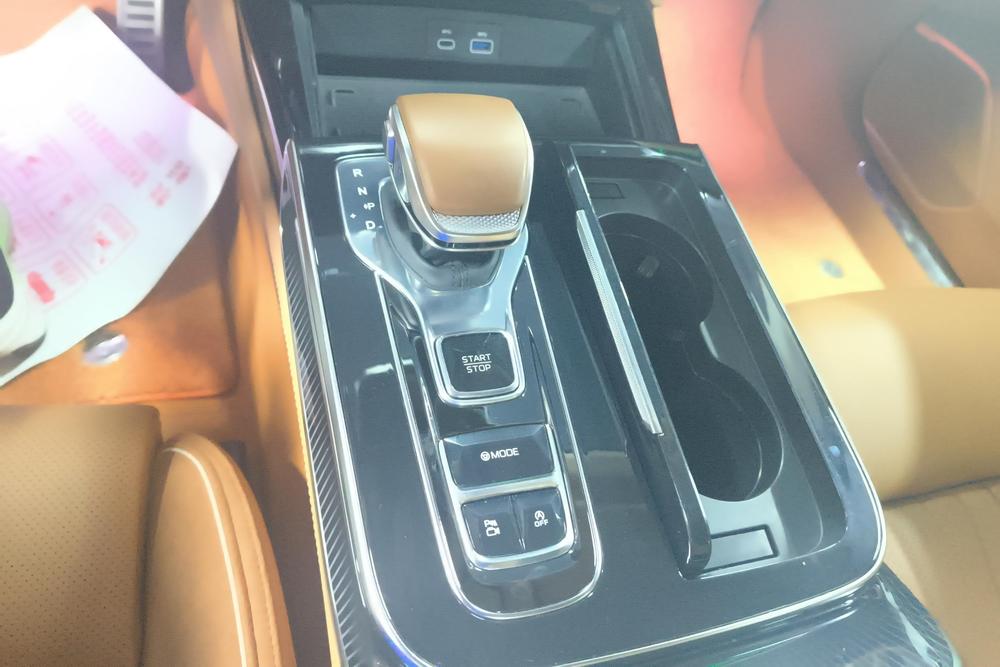 Hongqi H9, фото 15