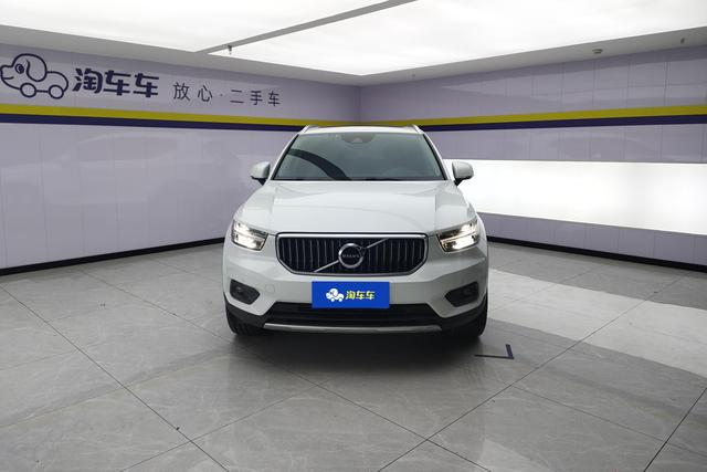 VOLVO XC40 2021 — фото 2