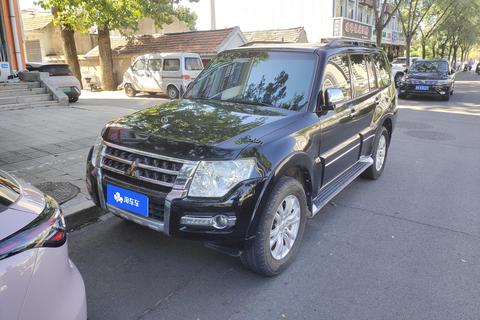 Mitsubishi Pajero (Import)