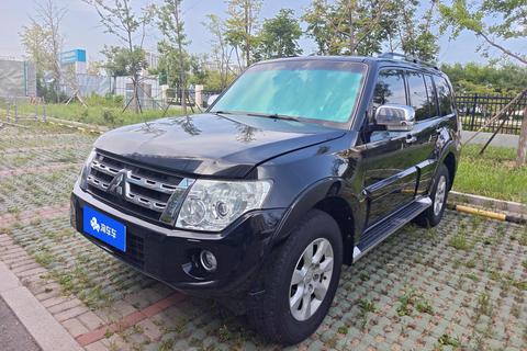 Mitsubishi Pajero (Import)